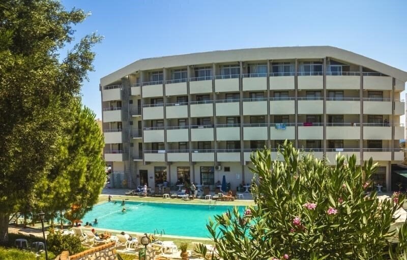 Отель First Class Hotel 3*